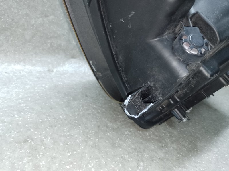 Фара левая Q60 16-20