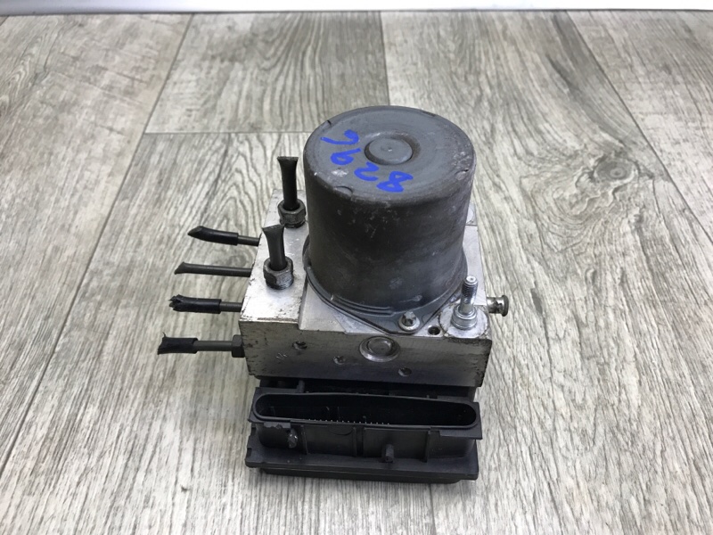 Блок ABS VENZA 09-16 2013 3.5 2GR-FE