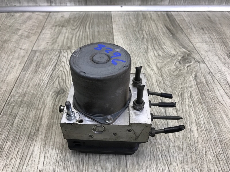 Блок ABS VENZA 09-16 2013 3.5 2GR-FE