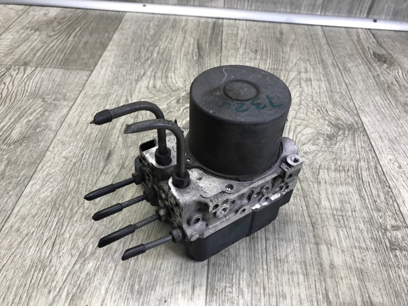 Блок ABS SIENNA 11-16 2014 3.5 2GR-FE