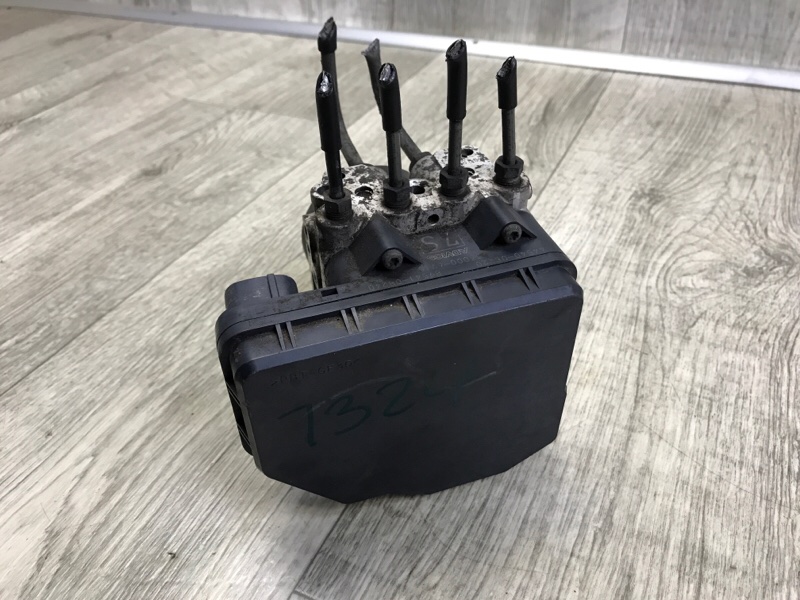 Блок ABS SIENNA 11-16 2014 3.5 2GR-FE