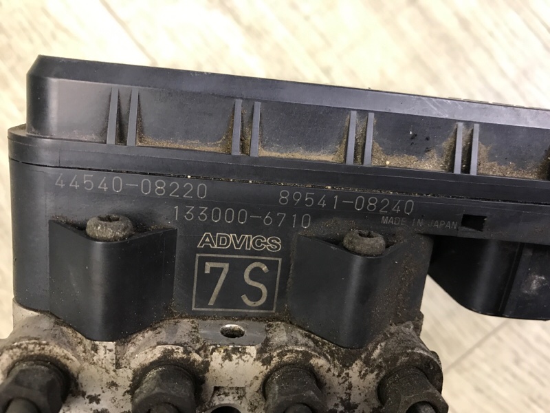 Блок ABS SIENNA 11-16 2014 3.5 2GR-FE