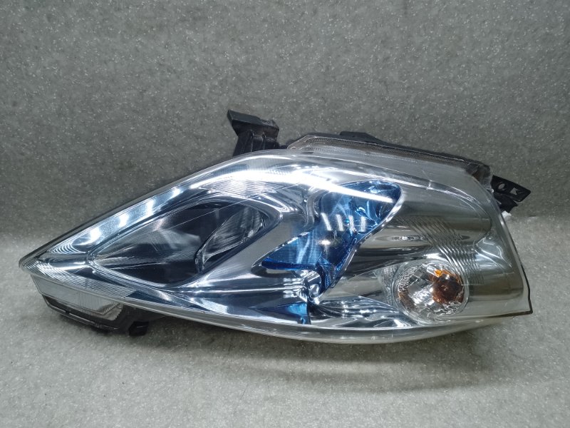 Запчасть фара правая NISSAN LEAF 10-17 2011 EM61 26010-3NA1A Б/У Фара правая NISSAN LEAF 10-17 2011 EM61 26010-3NA1A Б/У