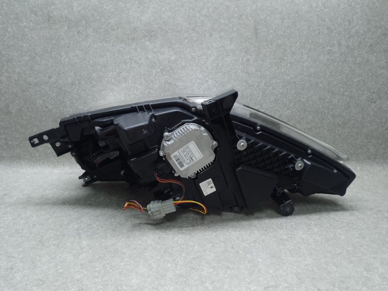 Фара правая NISSAN LEAF 10-17 EM61 Фара правая NISSAN LEAF 10-17 EM61