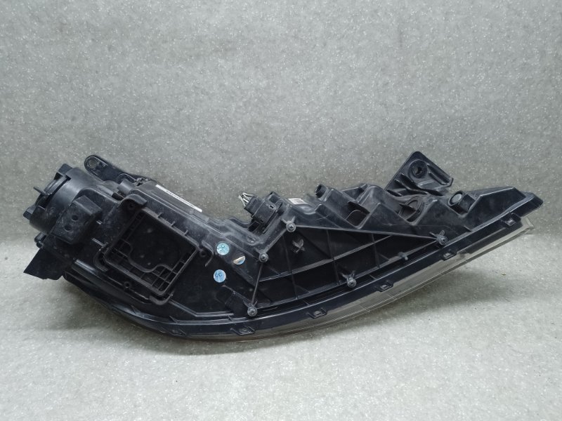 Фара левая CHRYSLER 200 14-16 2.4 ED6 Фара левая CHRYSLER 200 14-16 2.4 ED6