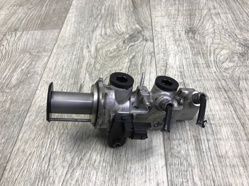 Главный тормозной цилиндр VOLKSWAGEN TIGUAN 16-23 2018 DGUA 2.0 5Q1 614 019 S REP Б/У