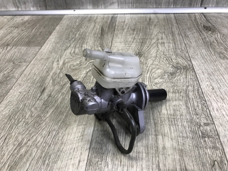 Главный тормозной цилиндр TOYOTA SIENNA 11-16 3.5 2GR-FE