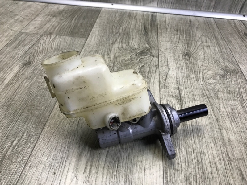 Главный тормозной цилиндр TACOMA 05-15 2015 4.0 1GRFE