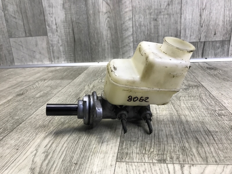 Главный тормозной цилиндр TOYOTA TACOMA 05-15 4.0 1GRFE