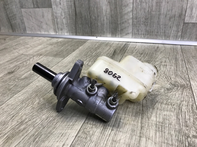 Главный тормозной цилиндр TACOMA 05-15 2015 4.0 1GRFE