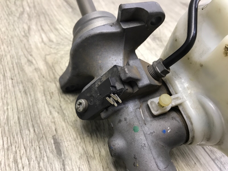 Главный тормозной цилиндр JETTA USA 10-17 2.5