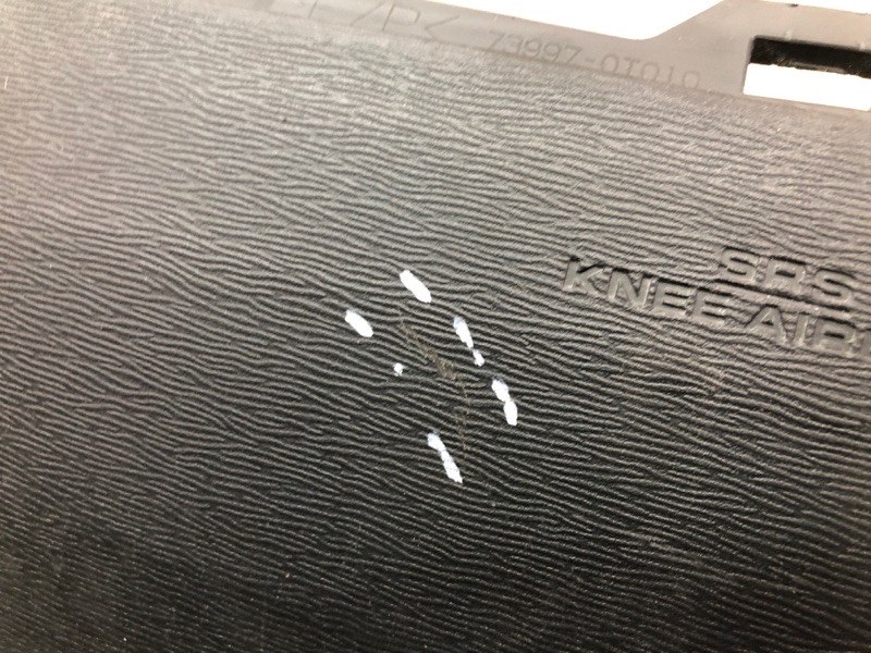 Подушка безопасности в колени левая VENZA 09-16 2013 3.5 2GR-FE