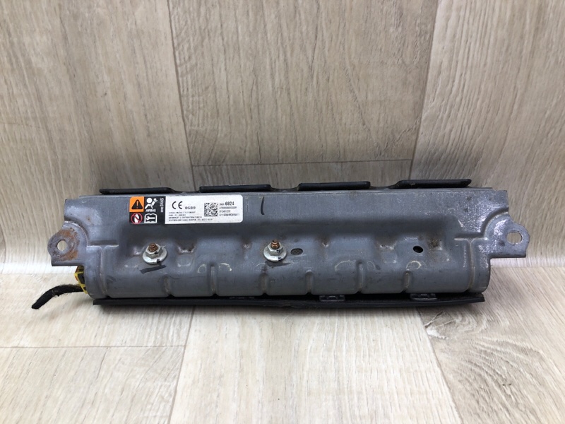 Подушка безопасности в колени правая CRUZE 15- 2016 1.4T LE2 Подушка безопасности в колени правая CRUZE 15- 2016 1.4T LE2