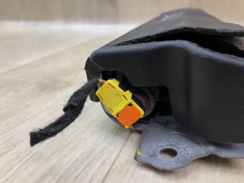 Подушка безопасности в колени правая CHEVROLET CRUZE 15- 1.4T LE2 Подушка безопасности в колени правая CHEVROLET CRUZE 15- 1.4T LE2