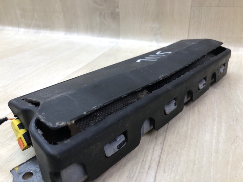 Подушка безопасности в колени правая CRUZE 15- 2016 1.4T LE2 Подушка безопасности в колени правая CRUZE 15- 2016 1.4T LE2