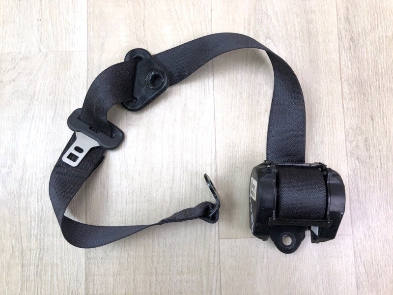 Запчасть ремень безопасности задний правый JEEP COMPASS 06-16 2014 2.0 ECN 1GE62XDVAB Б/У Ремень безопасности задний правый JEEP COMPASS 06-16 2014 2.0 ECN 1GE62XDVAB Б/У