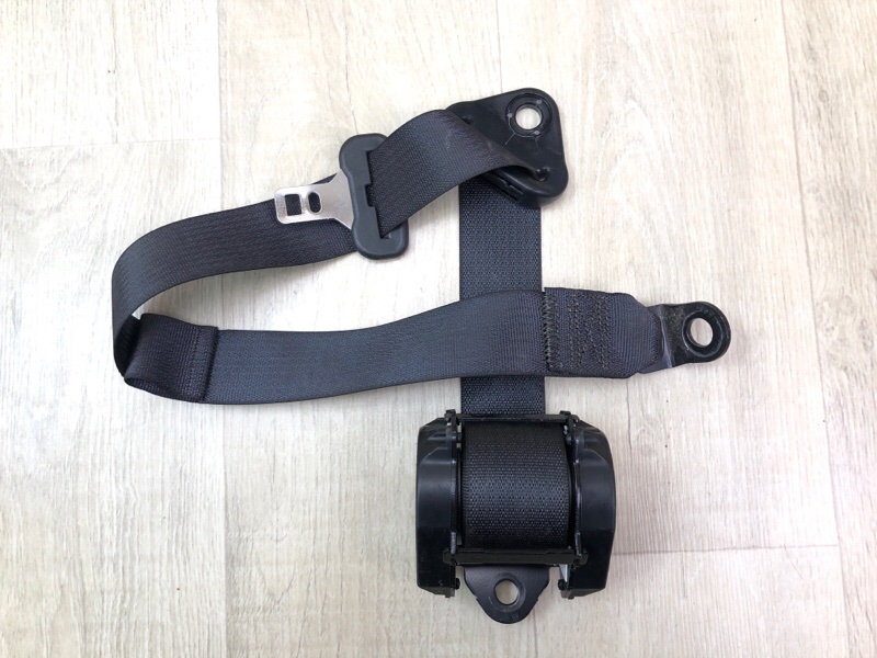 Запчасть ремень безопасности задний левый JEEP COMPASS 06-16 2014 2.0 ECN 1GE61XDVAB Б/У Ремень безопасности задний левый JEEP COMPASS 06-16 2014 2.0 ECN 1GE61XDVAB Б/У