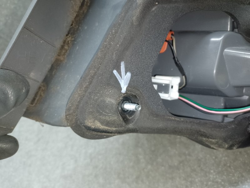 Фонарь наружный левый SONATA YF 10-14 Фонарь наружный левый SONATA YF 10-14