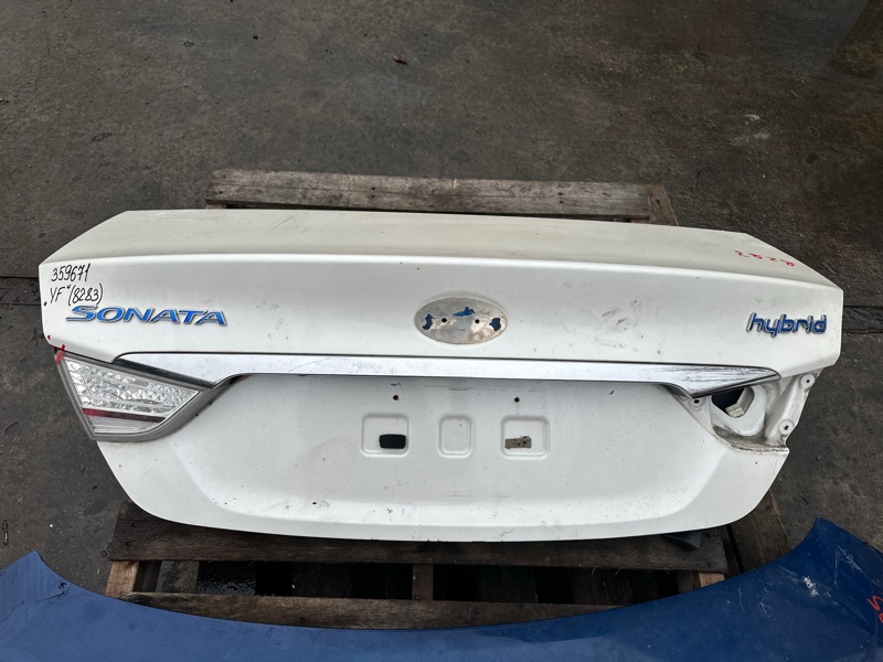 Запчасть крышка багажника HYUNDAI SONATA YF 10-14 2011 2.4 G4KK 692004R000 Б/У Крышка багажника HYUNDAI SONATA YF 10-14 2011 2.4 G4KK 692004R000 Б/У