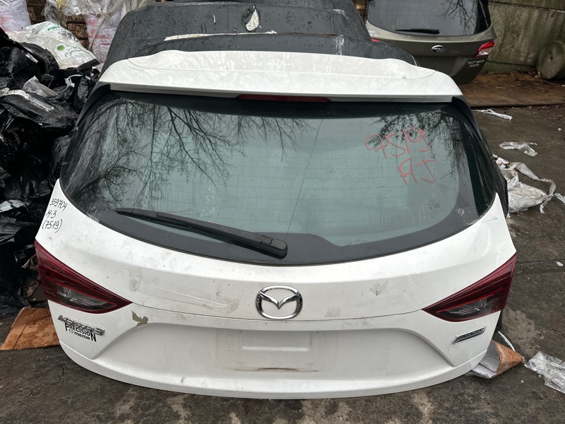 Запчасть крышка багажника MAZDA 3 BM 13-19 2015 HATCHBACK 2.0L 4 BJY06202X Б/У Крышка багажника MAZDA 3 BM 13-19 2015 HATCHBACK 2.0L 4 BJY06202X Б/У