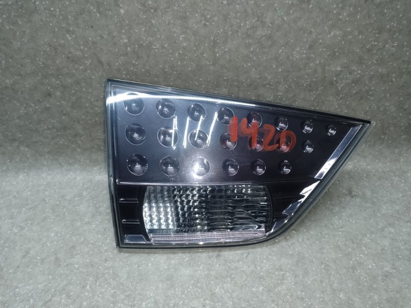 Фонарь внутренний левый MITSUBISHI OUTLANDER XL 05-13 2007 3.0 6B31 8331A005 Б/У