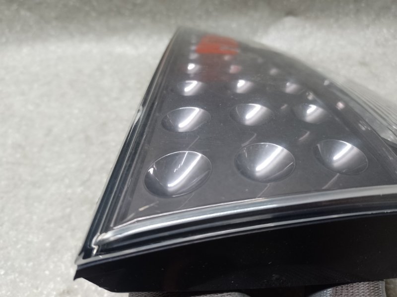 Фонарь внутренний левый MITSUBISHI OUTLANDER XL 05-13 3.0 6B31