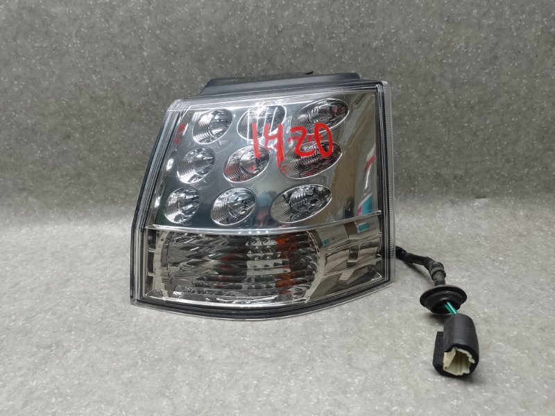 Фонарь наружный правый MITSUBISHI OUTLANDER XL 05-13 2007 3.0 6B31 8330A380 Б/У