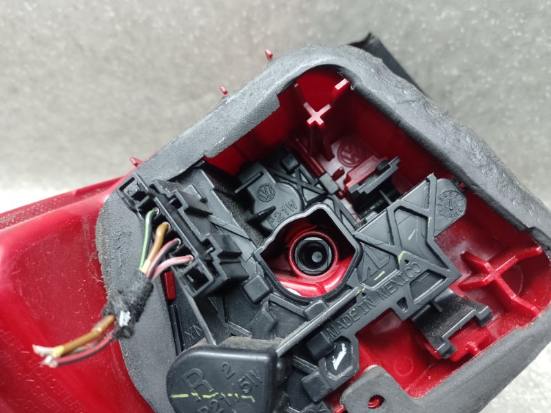 Фонарь наружный правый JETTA USA 10-17 2010 CBTA 2.5L Фонарь наружный правый JETTA USA 10-17 2010 CBTA 2.5L