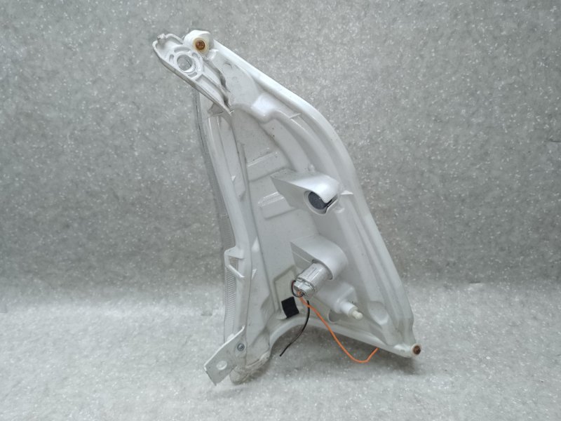 Указатель поворота правый NISSAN LEAF 10-17 EM61