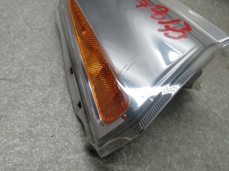 Указатель поворота правый LEAF 10-17 2011 EM61