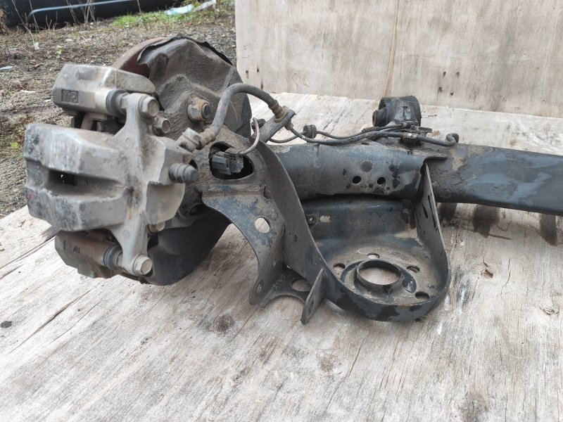 Балка задней подвески PRIUS PLUS 11-14 Балка задней подвески PRIUS PLUS 11-14