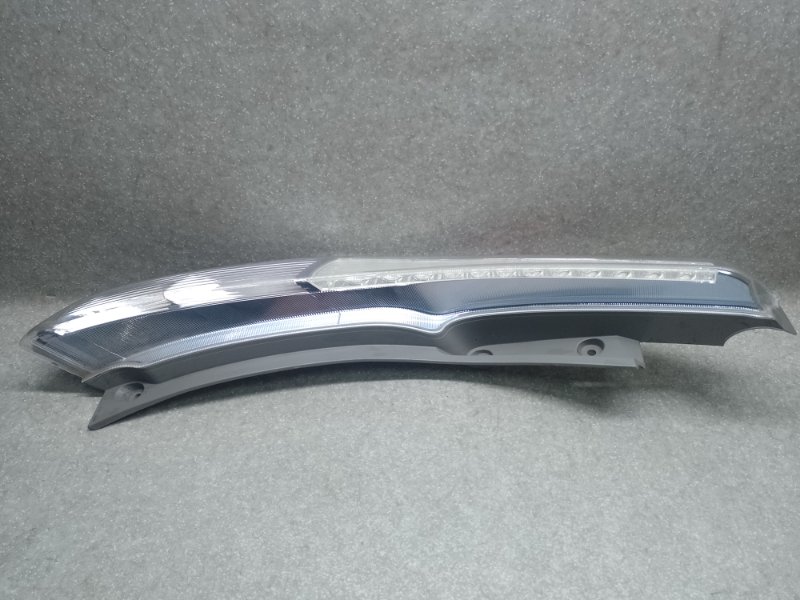 Фонарь наружный задний левый LEAF 10-17 2011 EM61