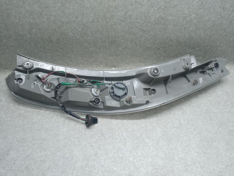 Фонарь наружный задний левый NISSAN LEAF 10-17 EM61