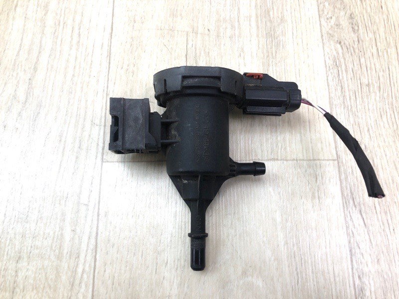 Запчасть клапан вентиляции топливного бака MERCEDES GL-CLASS X166 12-16 2012 M278928 4.7L A 000 476 06 00 Б/У Клапан вентиляции топливного бака MERCEDES GL-CLASS X166 12-16 2012 M278928 4.7L A 000 476 06 00 Б/У