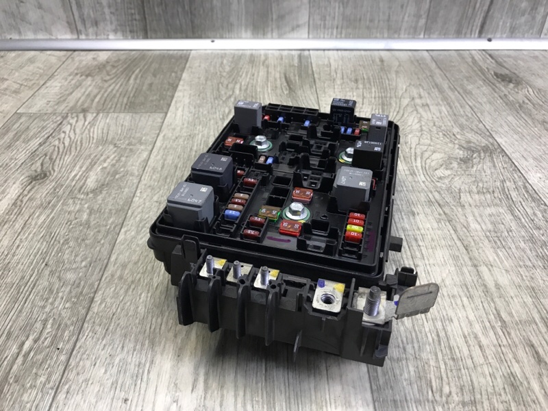 Блок предохранителей CRUZE 15- 2016 1.4T LE2