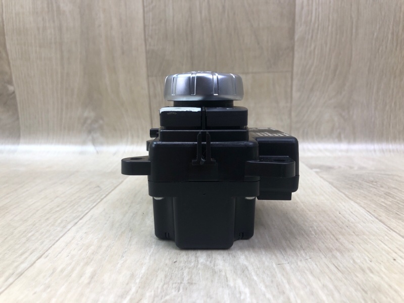 Блок управления навигацией GL-CLASS X166 12-16 2012 M278928 4.7L Блок управления навигацией GL-CLASS X166 12-16 2012 M278928 4.7L