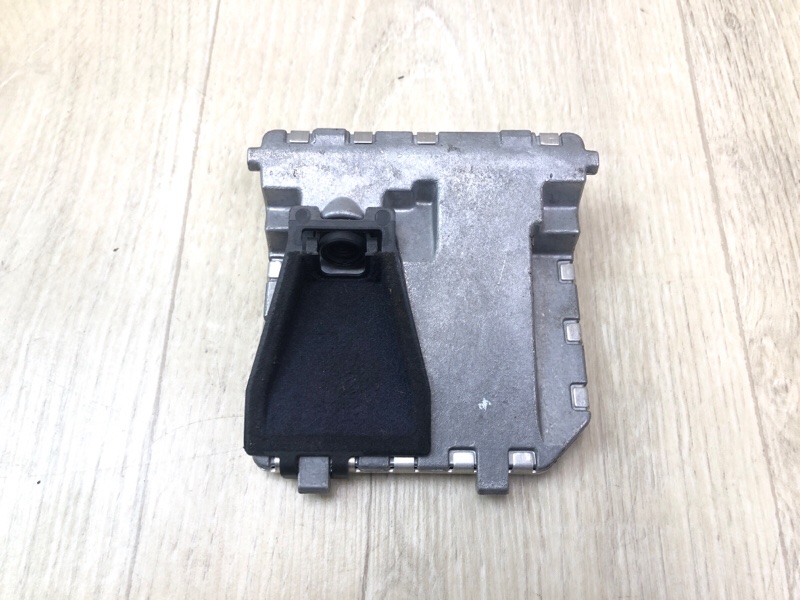 Камера переднего вида GL-CLASS X166 12-16 2012 M278928 4.7L Камера переднего вида GL-CLASS X166 12-16 2012 M278928 4.7L