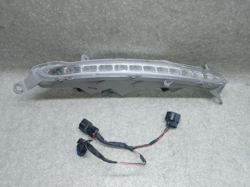 Дневной ходовой огонь правый KIA OPTIMA TF 11-16 2013 2.0 G4KH 92208-2T100 Б/У
