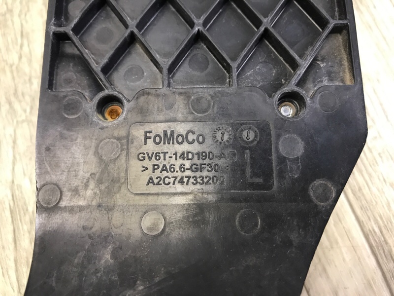 Датчик слепых зон левый FORD ESCAPE 12-19 T15HDTX Датчик слепых зон левый FORD ESCAPE 12-19 T15HDTX