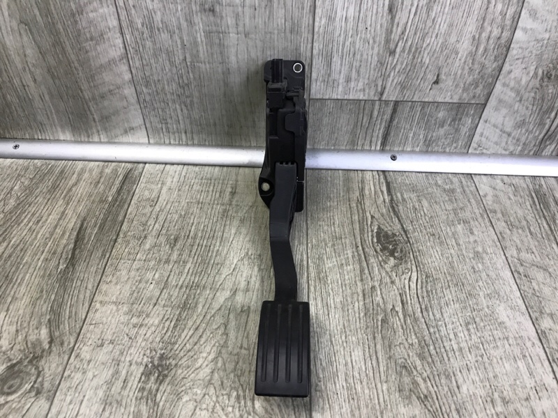 Педаль газа FORD ESCAPE 12-19 2018 T15HDTX F1DZ-9F836-A Б/У