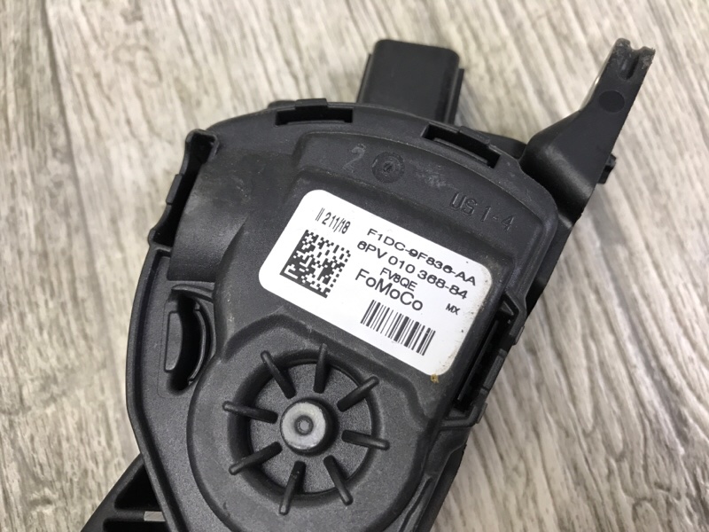 Педаль газа FORD ESCAPE 12-19 T15HDTX