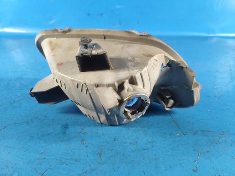 Противотуманная фара левая CX-9 06-16 Противотуманная фара левая CX-9 06-16