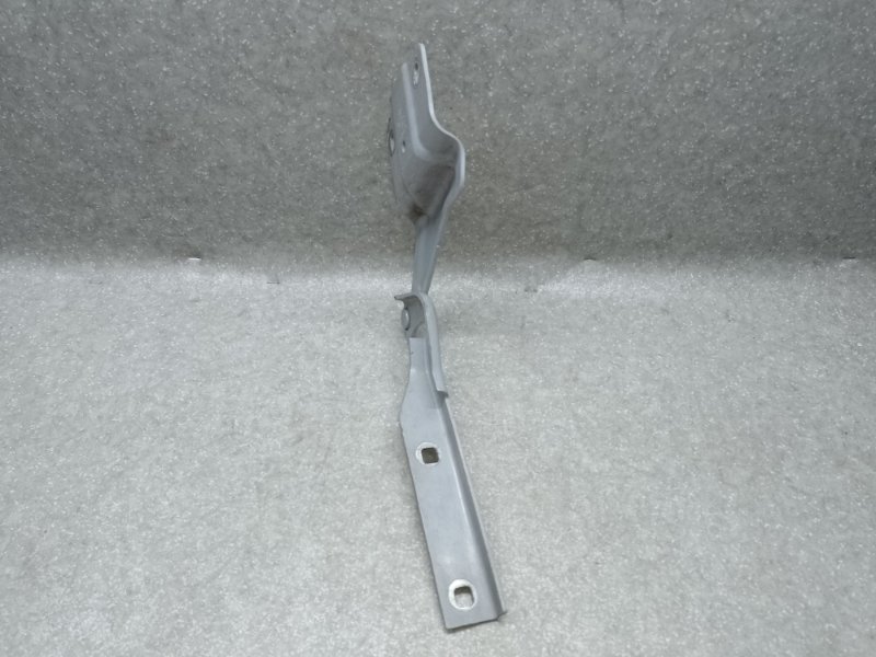 Петля капота правая VOLKSWAGEN JETTA USA 10-17 2010 CBTA 2.5L 5C6 823 302 Б/У