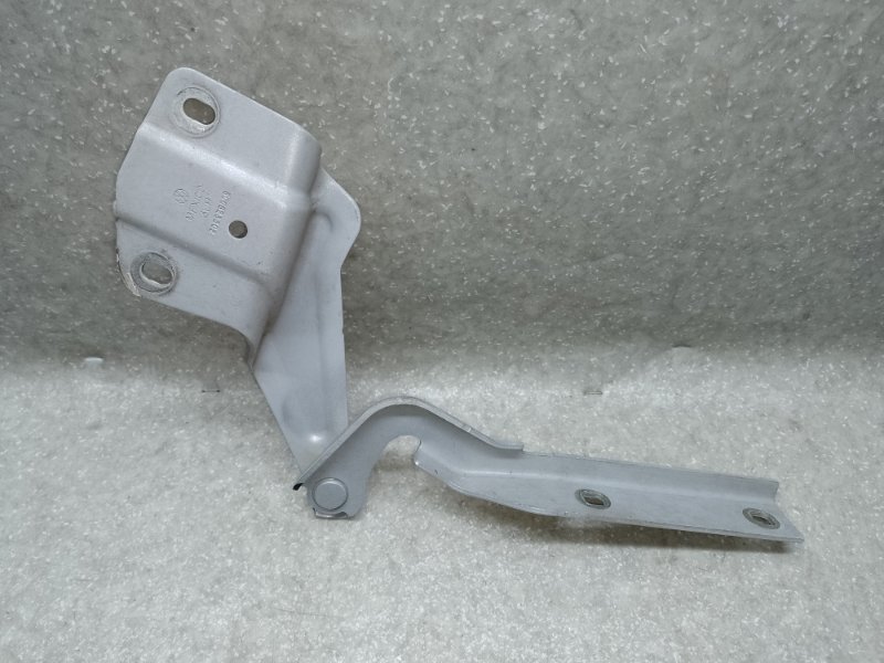 Петля капота правая JETTA USA 10-17 2010 CBTA 2.5L