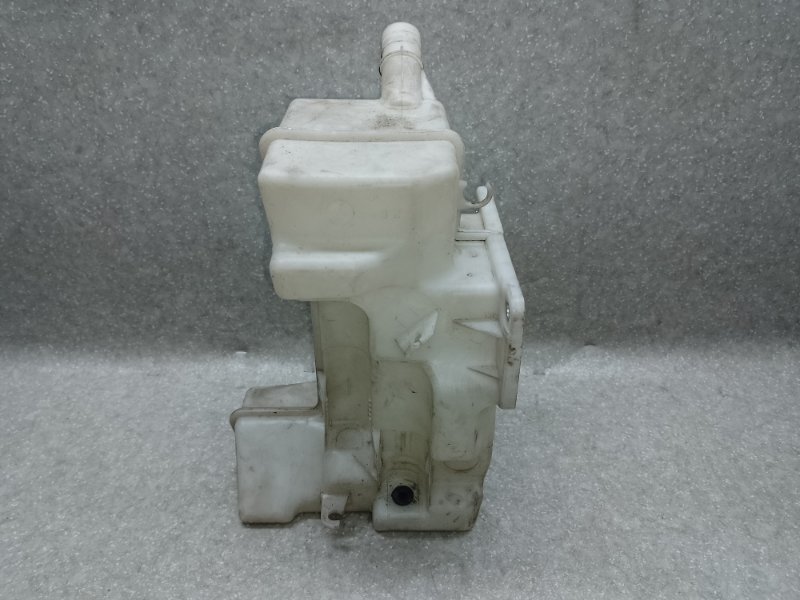 Бачок омывателя JETTA USA 10-17 2010 CBTA 2.5L Бачок омывателя JETTA USA 10-17 2010 CBTA 2.5L