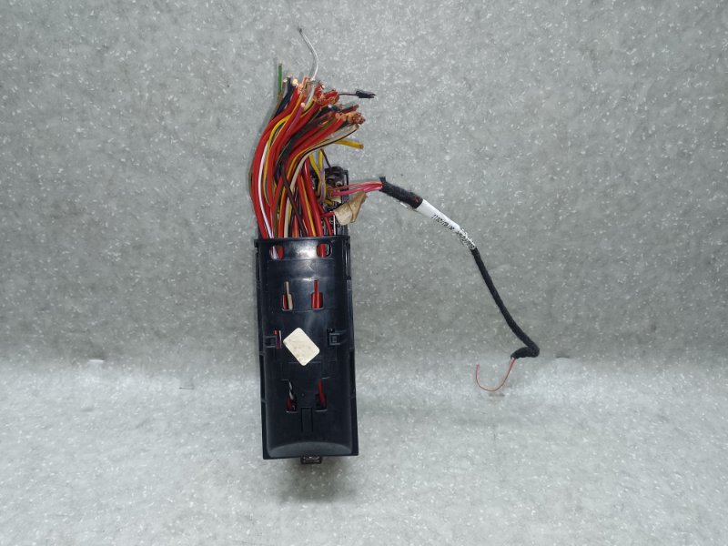 Блок предохранителей моторный отсек VOLKSWAGEN JETTA USA 10-17 CBTA 2.5L Блок предохранителей моторный отсек VOLKSWAGEN JETTA USA 10-17 CBTA 2.5L