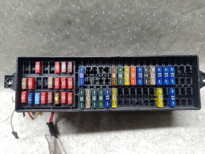 Блок предохранителей моторный отсек JETTA USA 10-17 2010 CBTA 2.5L Блок предохранителей моторный отсек JETTA USA 10-17 2010 CBTA 2.5L