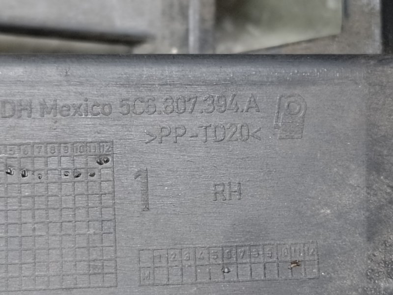 Кронштейн заднего бампера правый JETTA USA 10-17 2010 CBTA 2.5L