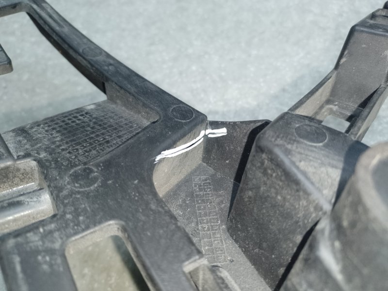 Кронштейн заднего бампера левый VOLKSWAGEN JETTA USA 10-17 CBTA 2.5L