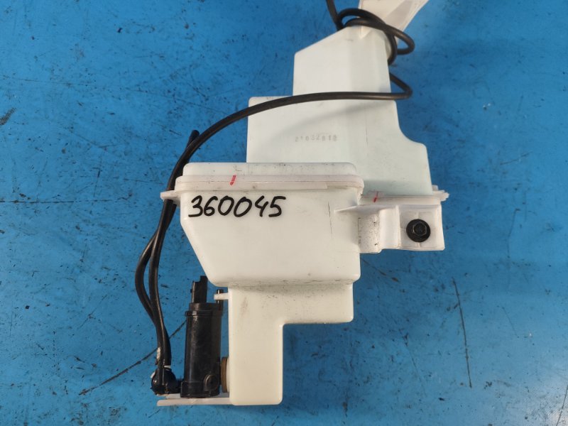 Бачок омывателя X-TRAIL/ROGUE T33 20- 2021 2.5 PR25DD Бачок омывателя X-TRAIL/ROGUE T33 20- 2021 2.5 PR25DD